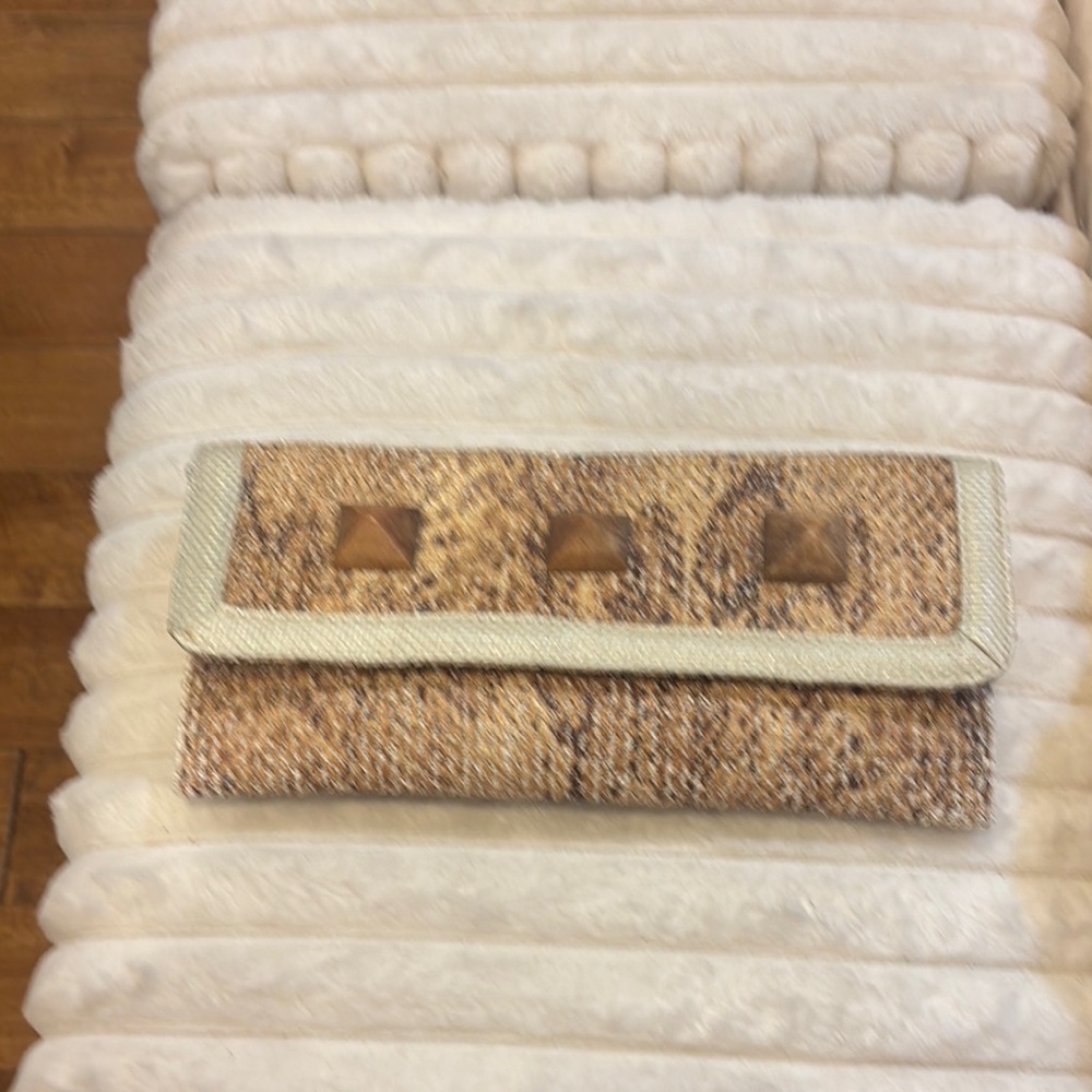 Boutique LA Tan and Cream Clutch